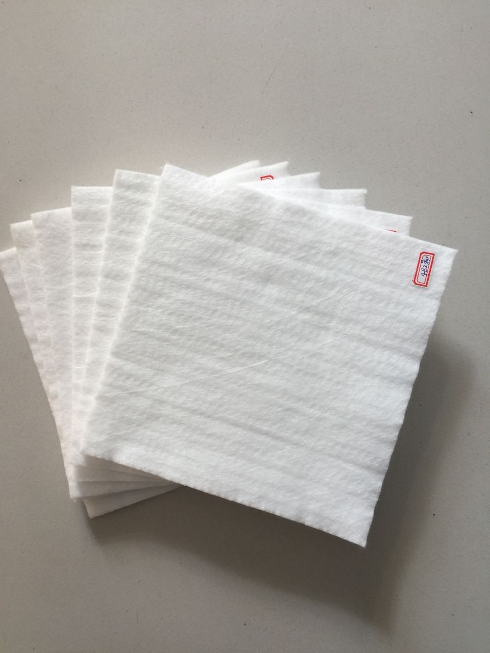 大壩設計如何選擇合適的土工布?