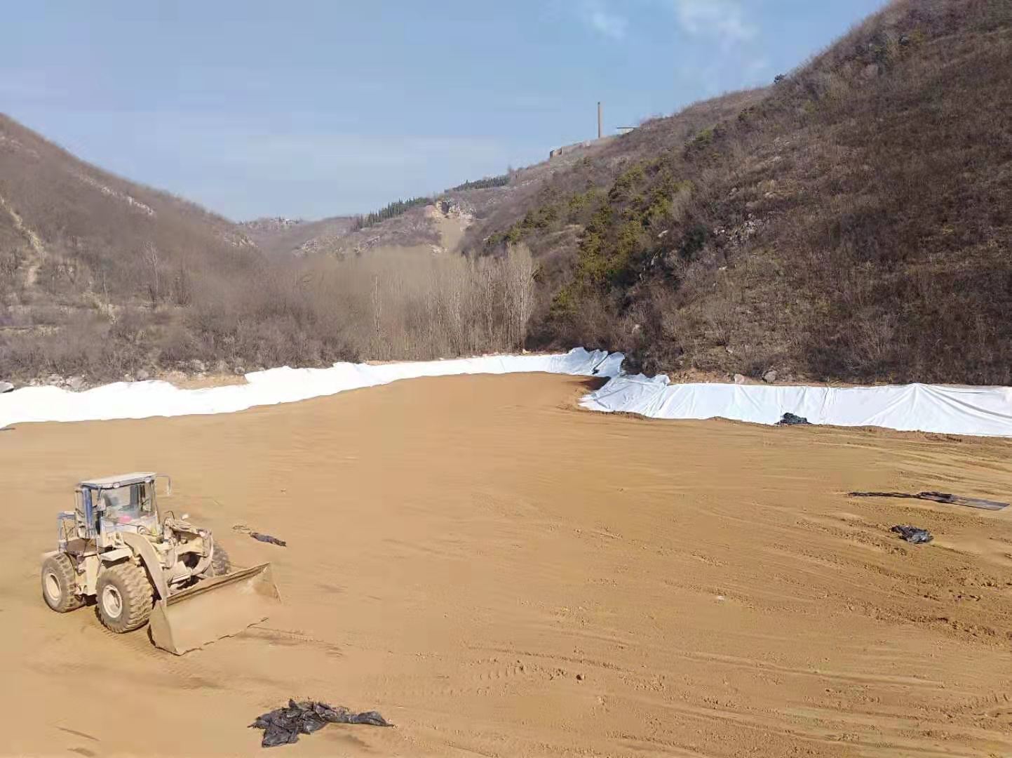 土工布可否代替三級砂石料反濾體？