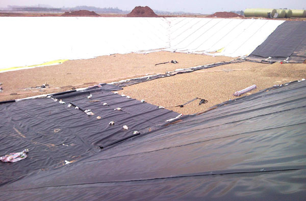 垃圾填埋場運用土工膜降解年限如何?